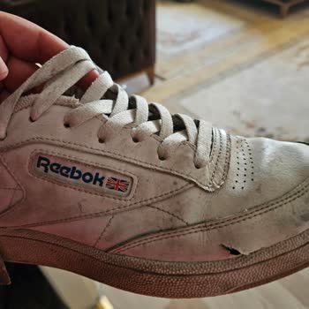 Reebok Ayakkabı 4ayda Parçalandı