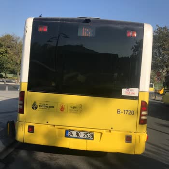 İETT - İstanbul Elektrik Tramvay Tünel Otobüs Şoförünün Kaba Davranışı