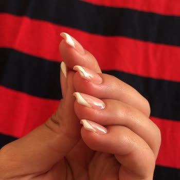 Nihal Nail Ataköy (Nail Art Studio) İlgisizliği Ve Baştan Savması
