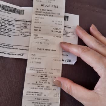 Skechers Aldığım Ürün Yırtıldı Ve Rengi Sarardı.