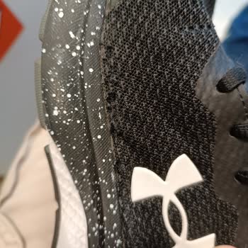 Under Armour 1 Senede Yırtılan Ayakkabı Ve Hatayı Kullanıcıda Bulması