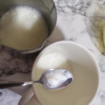 Torku Yarım Yağlı Sütten Beyaz Tortular Çıktı