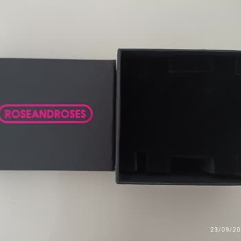 Roseandroses. Store Boş Kutu Geldi