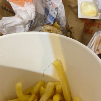 Burger King Kıl Çıktı Yemeğimde