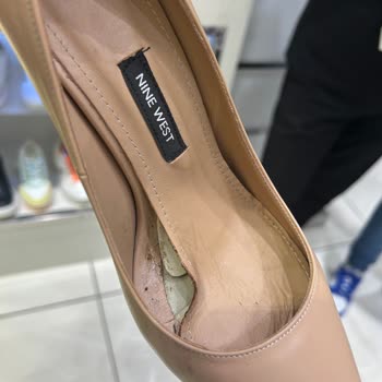 Bir Gün Giyilip İç Tabanı Oynayan Hatta Kopan Ayakkabı -Nine West