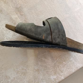 Kinetix Terlik 1-2 Kullanımda Alt Tabanı Komple Ayrıldı.