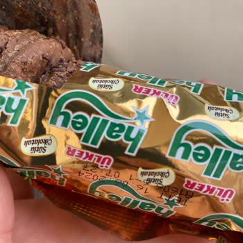 Ülker Halley'e Bir Haller Olmuş