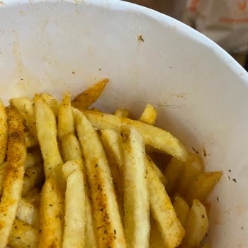 Popeyes Yemekten Kıl Çıkması