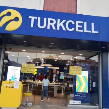 Turkcell Ve Bayideki Çalışanlar