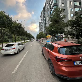 Horoz Lojistik Park Halindeki Araca Çarpma