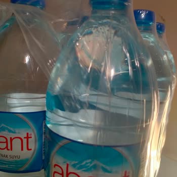 Abant Su, Şişelerine Dudak Payı Bırakılmadan Mi Paketleniyor
