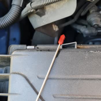 BMW 320 Yağ Çubuğu Kırılması