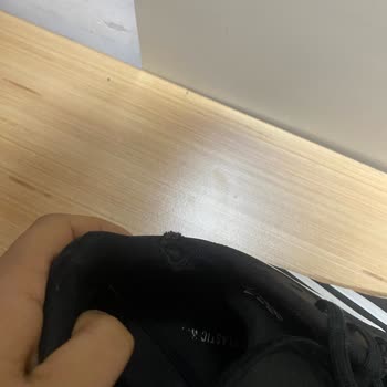 adidas Yırtılan Üründe Değişim Yapılmaması