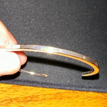 Pandora Bileklikte Cila Atması