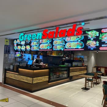 Canlı Solucan Çıktı. Green Salads