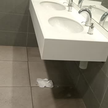 Ankara Bilkent Şehir Hastanesi Hastane Temizliği Ve Yemek Hizmeti Sorunu