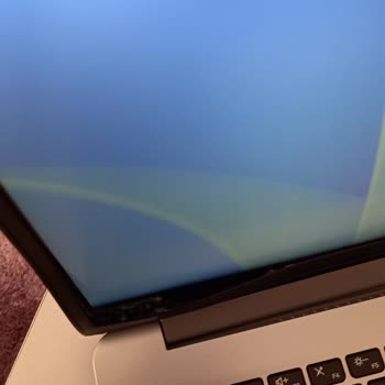 Lenovo Laptop Menteşe Arızası