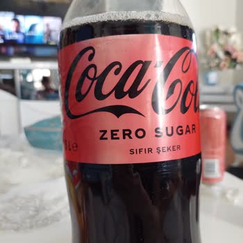 Coca-Cola Kusurlu Ürünü Satışa Sunmuş, Tadı Da Görüntüsü Kadar Kötü