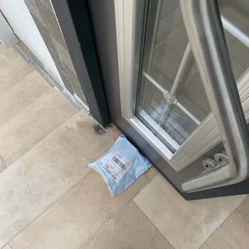 Sürat Kargo'nun Kargolarımızı Apartman Kapılarına Fırlatması