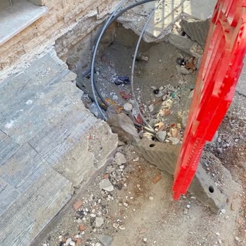 Gediz Elektrik Perakende 244 Sokak Toz Toprak İçinde