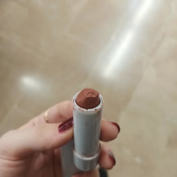 Gratis Deforme Olmuş Ruj