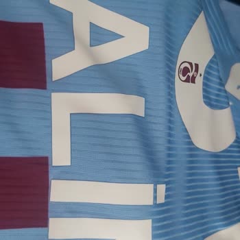 Fehlerhafte Personalisierung auf dem Trabzonspor Club Trikot
