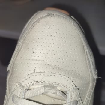Skechers Ürünün Arkasında Durmuyor