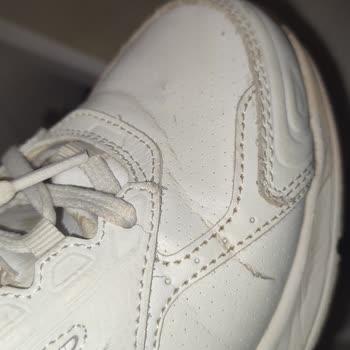 Skechers Ürünün Arkasında Durmuyor