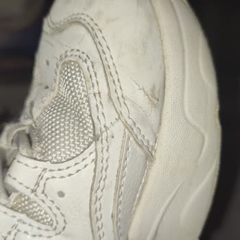 Skechers Ürünün Arkasında Durmuyor