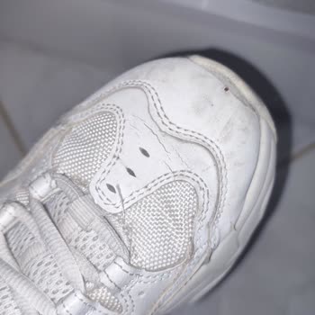 Skechers Ürünün Arkasında Durmuyor