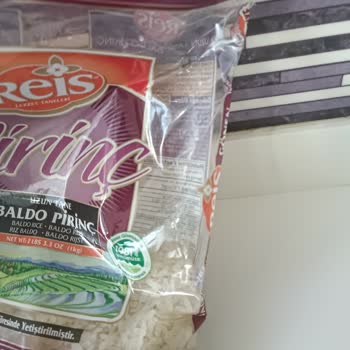 Reis Gıda Reis Marka Gönen Baldo Pirinç İçinden Çıkan Böcekler Ve Tahta Parçası