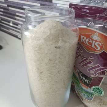 Reis Gıda Reis Marka Gönen Baldo Pirinç İçinden Çıkan Böcekler Ve Tahta Parçası