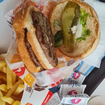 Burger King Hamburgerinin Resimlerle Alakası Yok