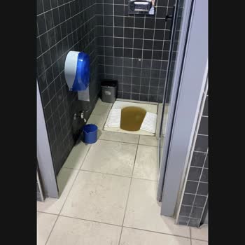 Gebze Belediyesi Kütüphanenin Tuvaletlerinin Kirli Olması