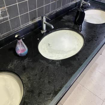 Gebze Belediyesi Kütüphanenin Tuvaletlerinin Kirli Olması