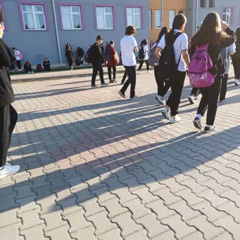 Milli Eğitim Bakanlığı (MEB) Forma, Bekletme Ve Boş Ders Sorunu