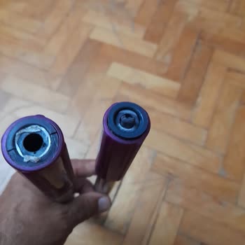 Parex Tinny Nin Sapı Hemen Kırıldı.