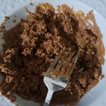 Ülker Çikolata Erimiyor Kalitesiz Çikolatalar Gibi