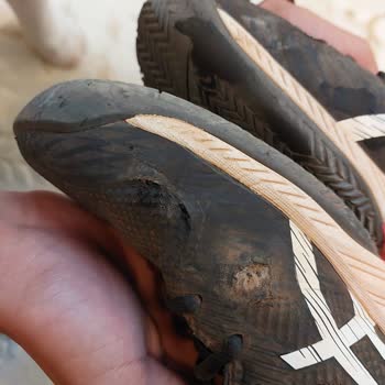 Asics Marka Ayakkabılar 2-3 Haftada Patladı.