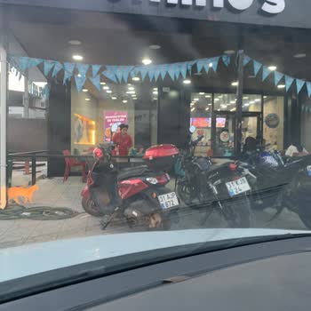 Domino's Pizza Personel Davranışı Ve Temizliği