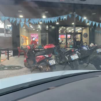 Domino's Pizza Personel Davranışı Ve Temizliği