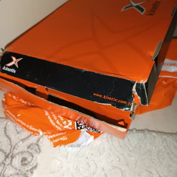 FLO Ayakkabı FLO Mağazanın Lekeli Ayakkabı Gönderimi