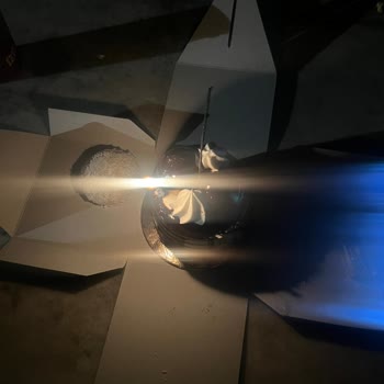 iPhone13 Fotoğraf Çekerken Yansıma