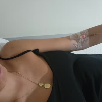 Özüm Cevher Beauty Center İpek Kirpik Felaketi