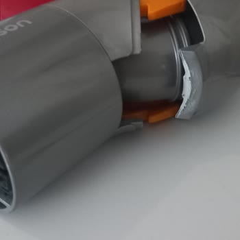 Dyson V15 Tetik Kilitli Koltuk Alt Adaptörü