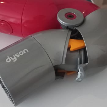 Dyson V15 Tetik Kilitli Koltuk Alt Adaptörü