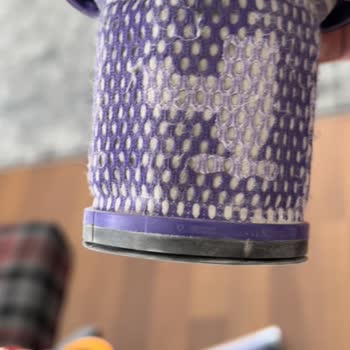 Dyson V12 Süpürge Filtre Uyarısı