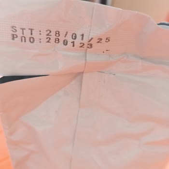 Üründen Böcek Çıktı