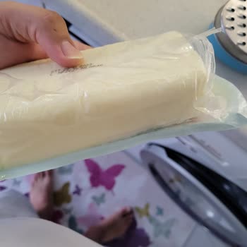 Teksüt Ve Küflenmiş Kaşar Peyniri