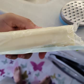 Teksüt Ve Küflenmiş Kaşar Peyniri